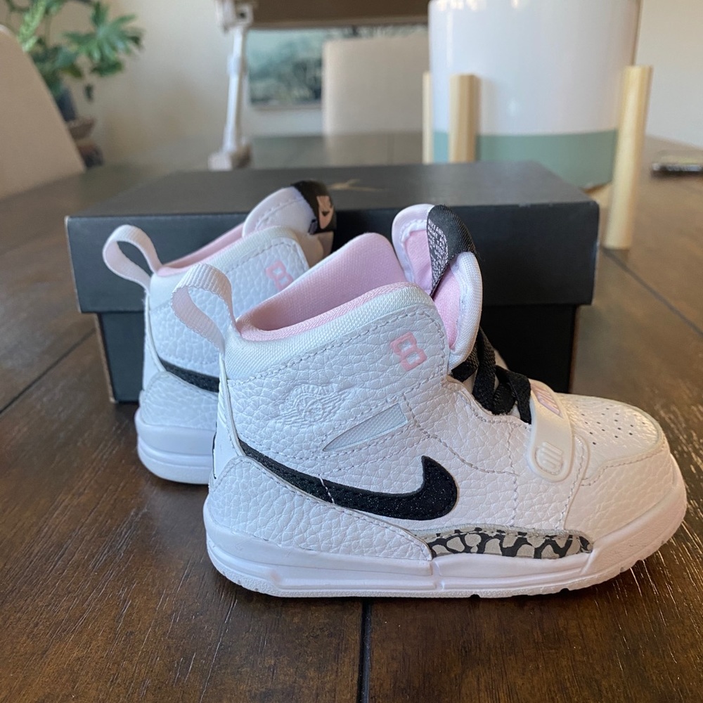 Nike Girl Jordan Legacy Velcro Shoes